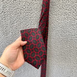 BURBERRY Tie Geometric All Silk Red Burgundy blue green Made in England Necktie